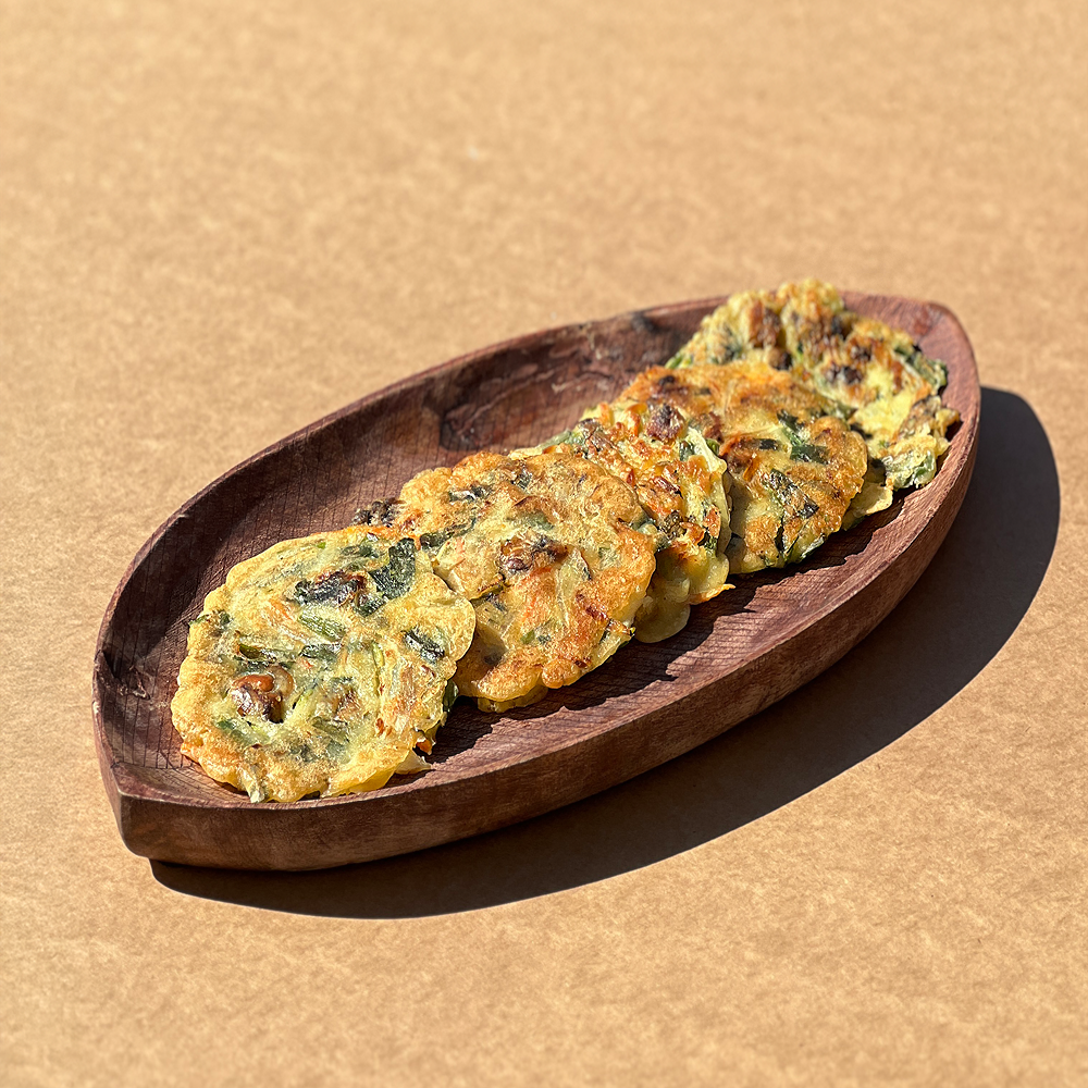 Cockle and Chive Pancake with Batter and Sauce