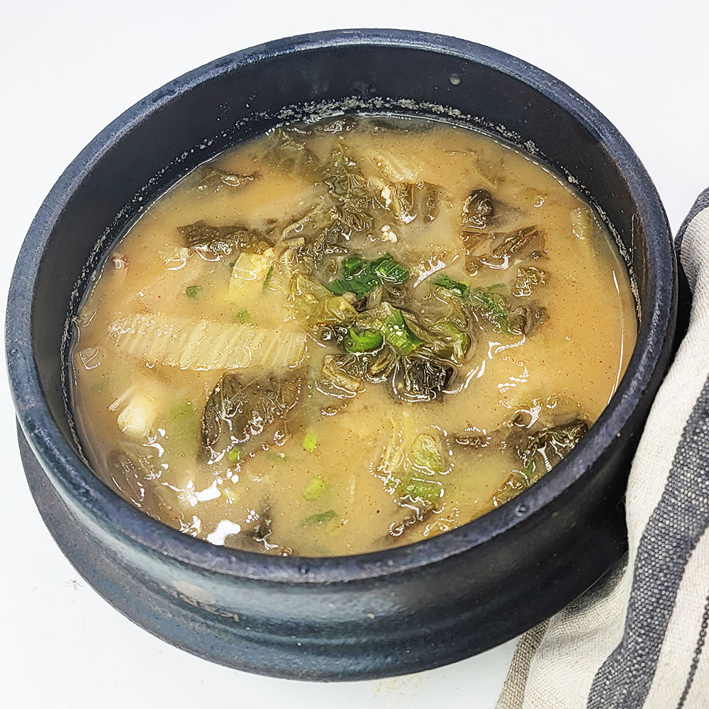 Close-up view of Ugeoji doenjang-guk (Korean dried cabbage soybean paste soup) | Banchan365