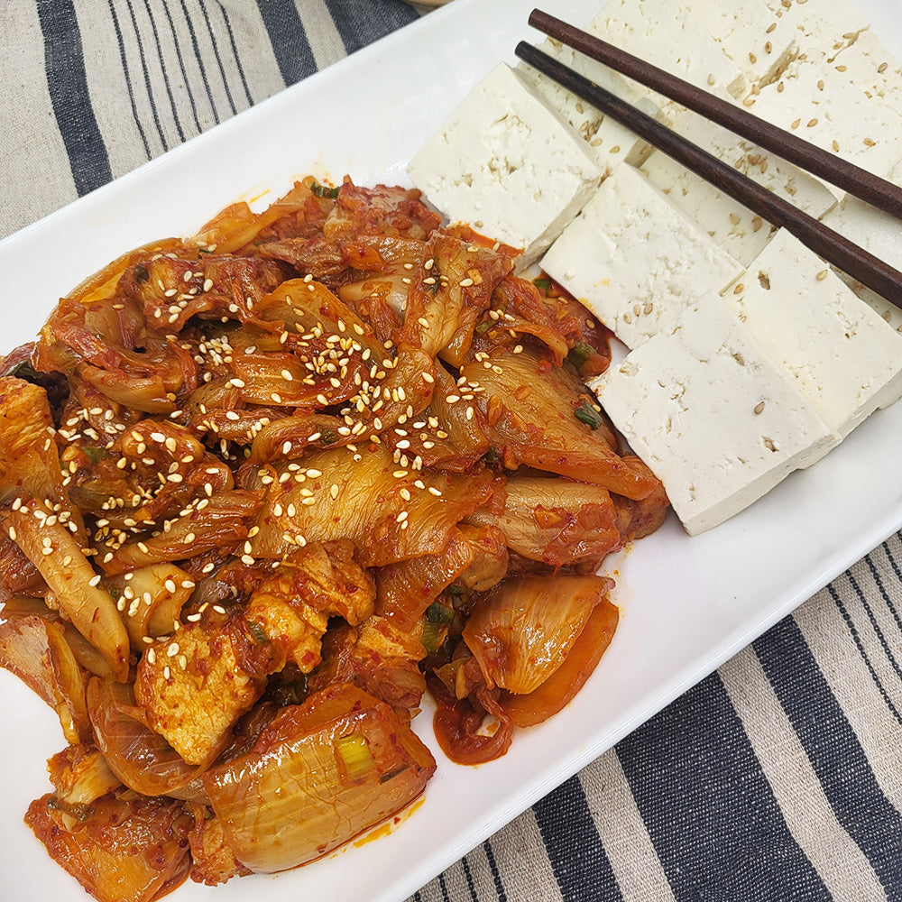 Close-up view of Samgyeopsal dubu-kimchi (Korean pork belly with tofu and kimchi) | Banchan365