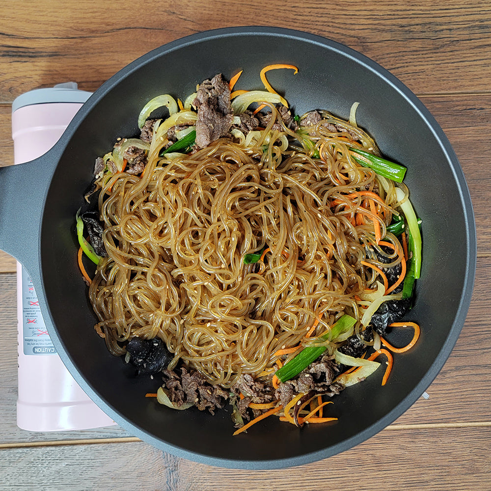 Sogogi japchae (Korean glass noodle stir-fry with beef) – 3 servings – detail view (image 5) | Banchan365