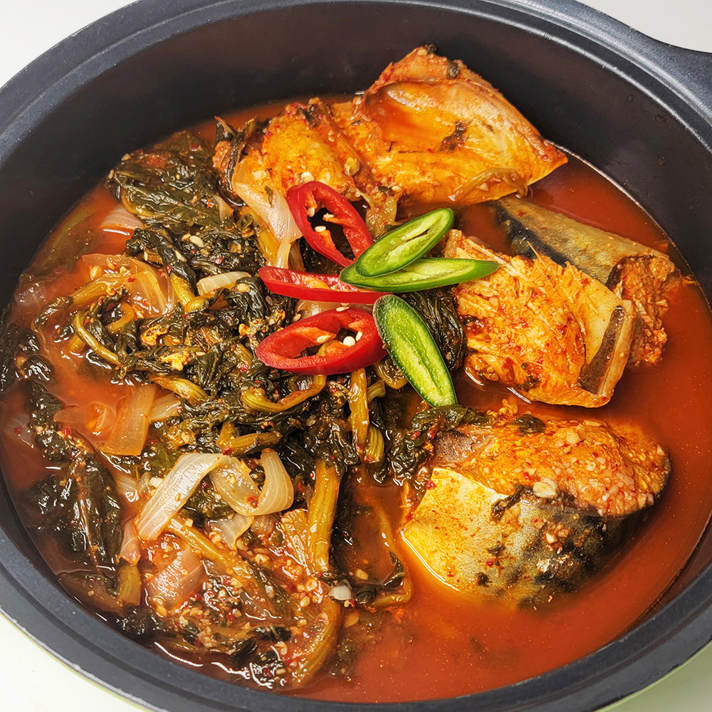 Close-up view of Siraegi godeungeo-jorim (Korean braised mackerel with dried radish greens) | Banchan365