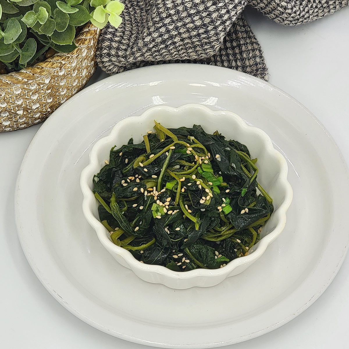 Ulleungdo chwi-namul (Korean seasoned aster scaber, Ulleung Island specialty) served and plated | Banchan365