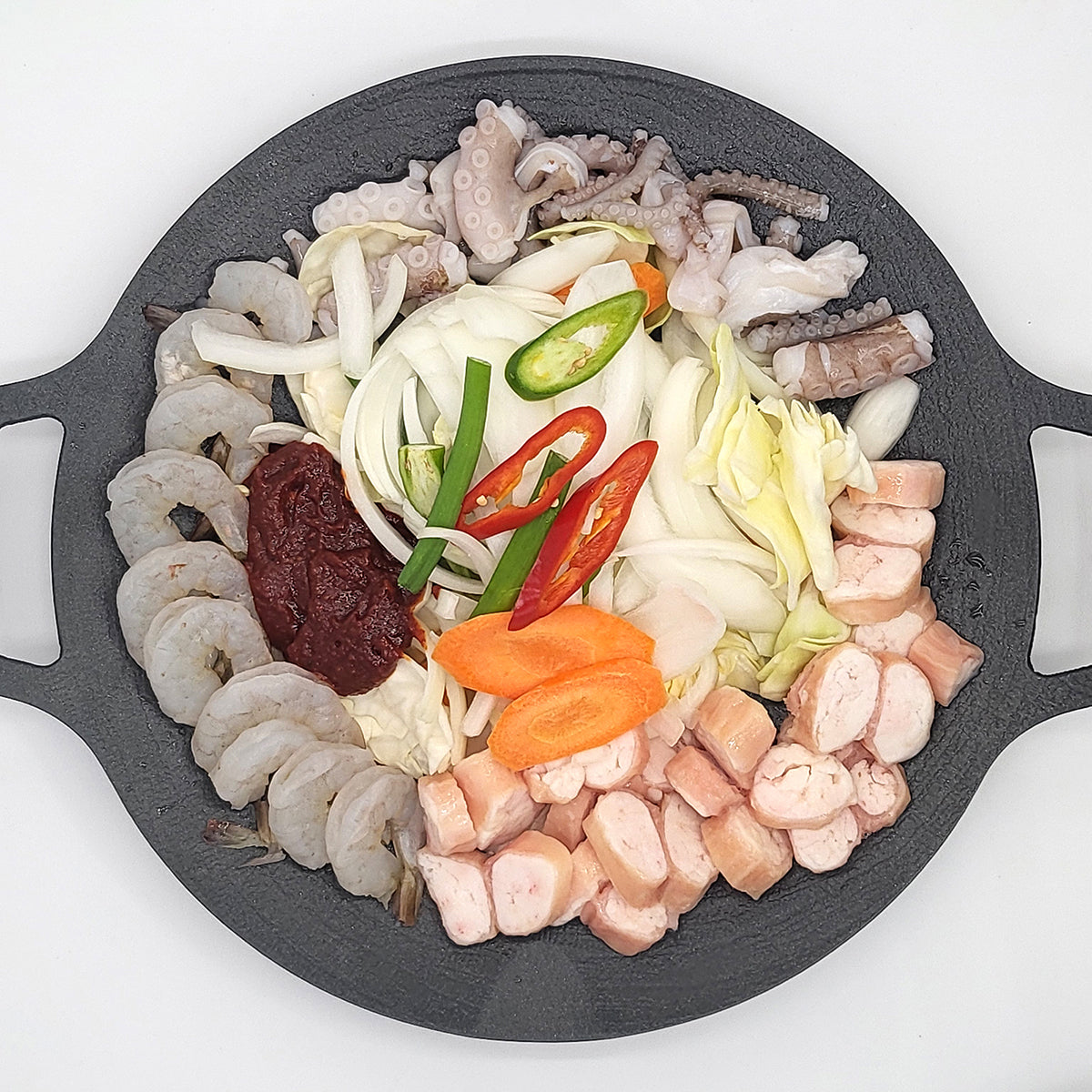 Nakji daechang saeu-bokkeum (Korean stir-fried octopus, intestine, and shrimp) – packaged for delivery | Banchan365