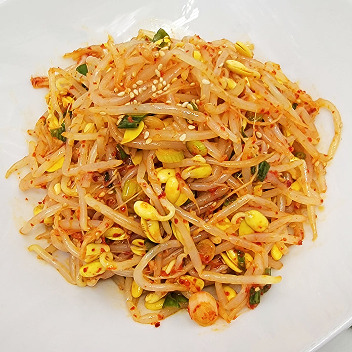 Close-up view of Kongnamul-muchim (Korean seasoned bean sprouts) – small family size | Banchan365