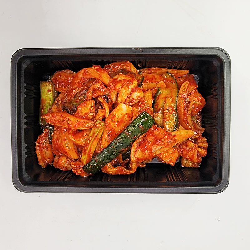 Ojingeo chomuchim (Korean spicy vinegared squid salad) – packaged for delivery | Banchan365