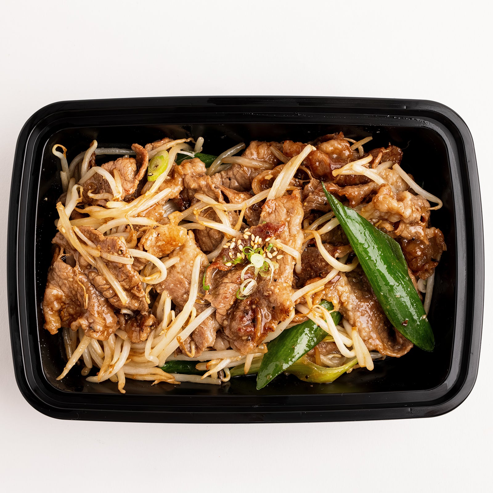 Chadol sukju-bokkeum – Korean beef brisket and bean sprout stir-fry | Banchan365
