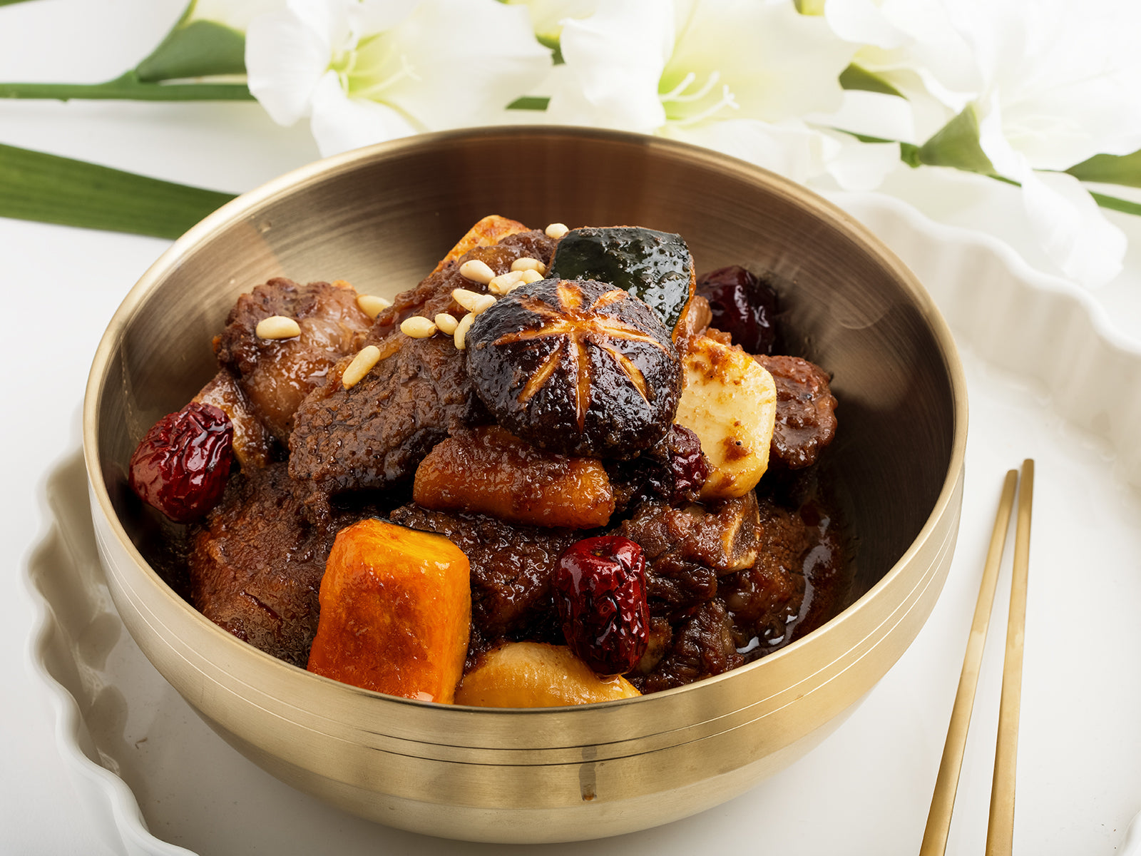 Close-up view of Galbi-jjim (Korean braised beef short ribs) – soy-marinated, premium cut | Banchan365