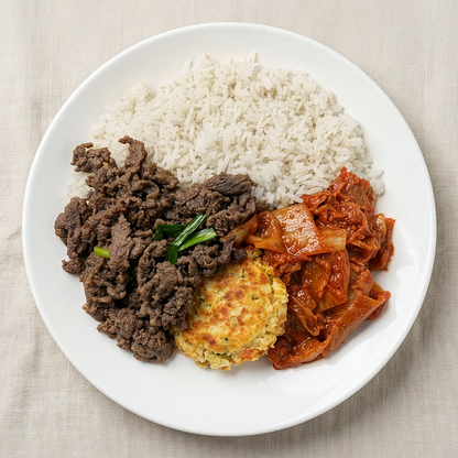 Close-up view of Korean bulgogi frozen lunchbox – beef and rice meal | Banchan365