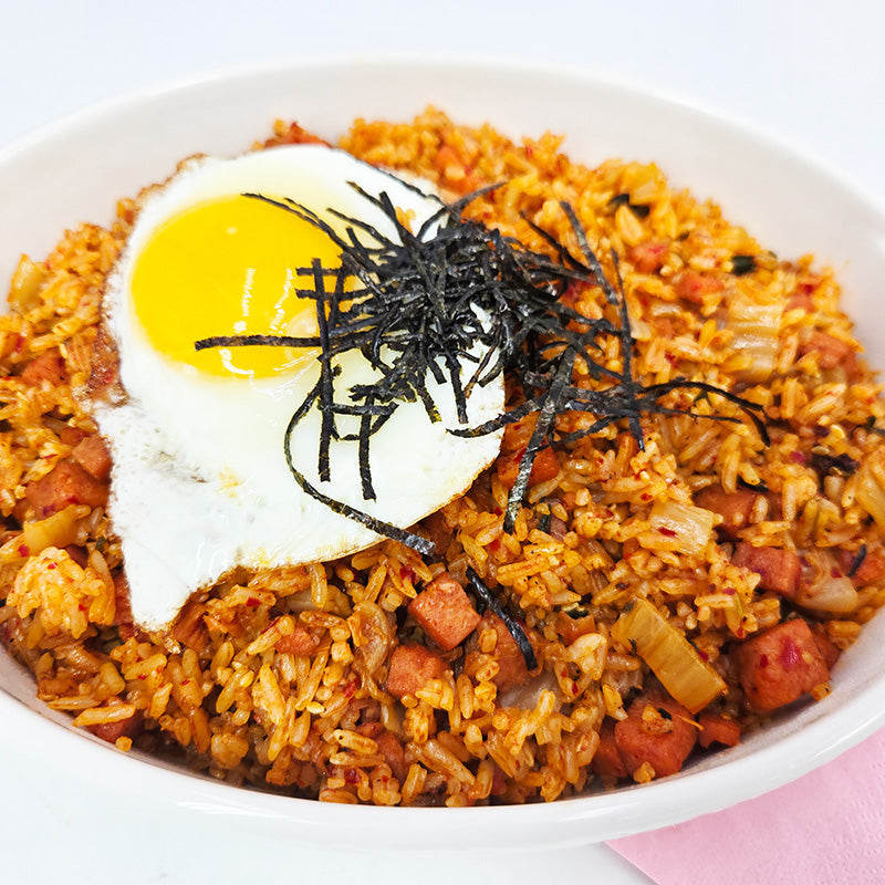 Spam kimchi-bokkeumbap (Korean Spam and kimchi fried rice) served and plated | Banchan365