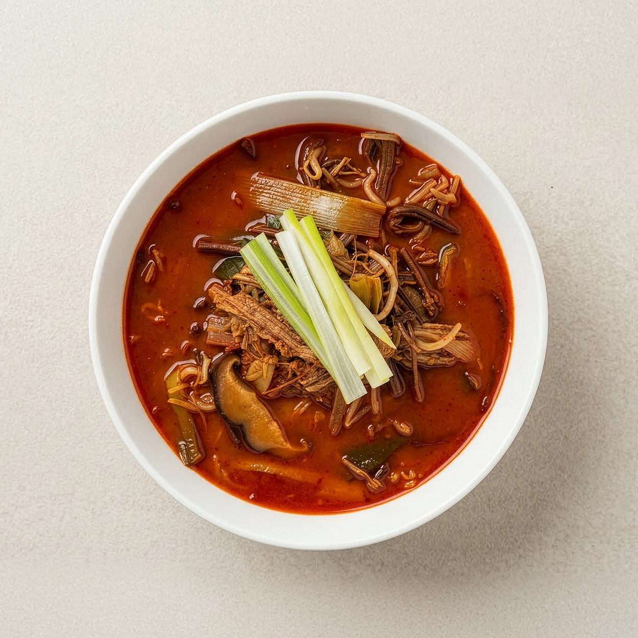 Daepa yukgaejang (Korean spicy beef soup with green onion) – 2 servings | Banchan365