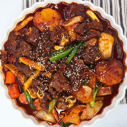 Maeun deunggalbi-jjim (Korean spicy braised beef back ribs) served and plated | Banchan365