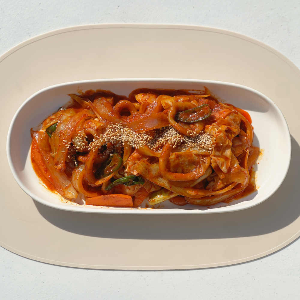 Ojingeo-bokkeum (Korean spicy stir-fried squid) – 1.5 lb – detail view (image 5) | Banchan365