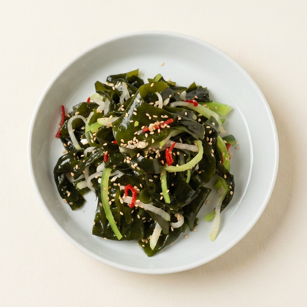 Miyeok-chomuchim – Korean sweet and sour seaweed salad | Banchan365