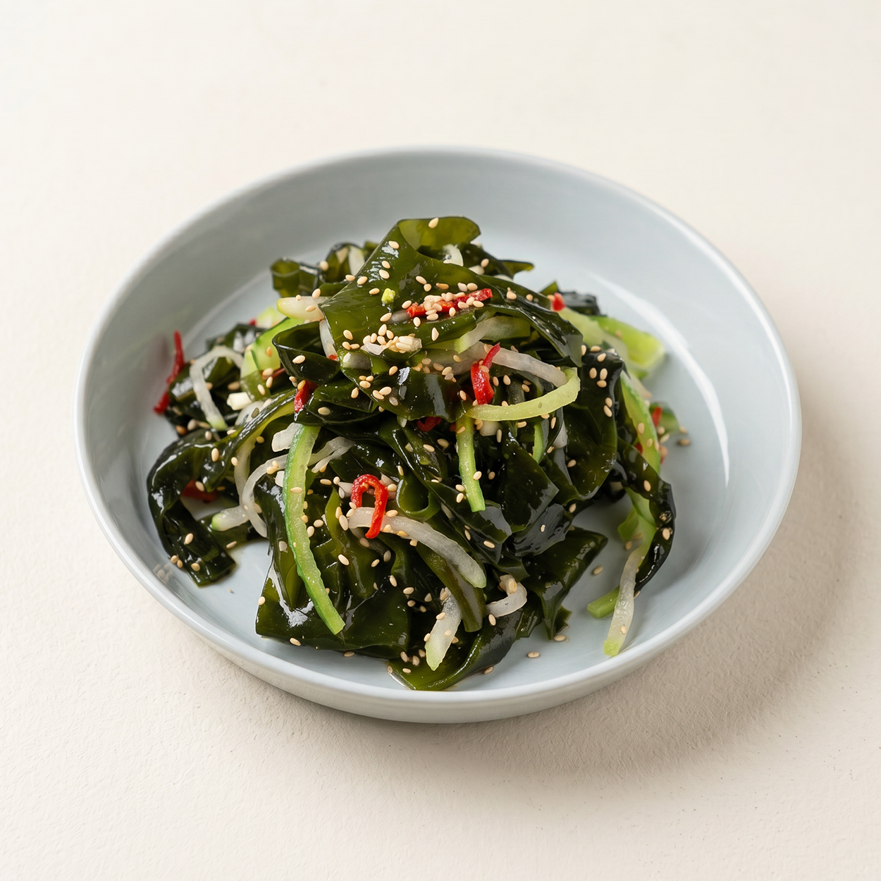 Miyeok-chomuchim – Korean sweet and sour seaweed salad | Banchan365