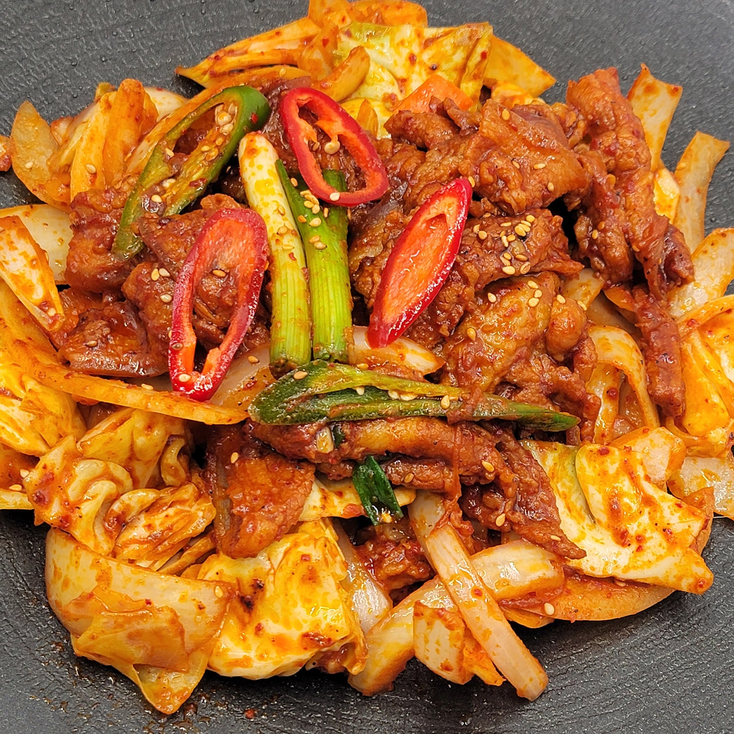 Jeyuk-bokkeum (Korean spicy stir-fried pork) – 1.5 lb – packaged for delivery | Banchan365