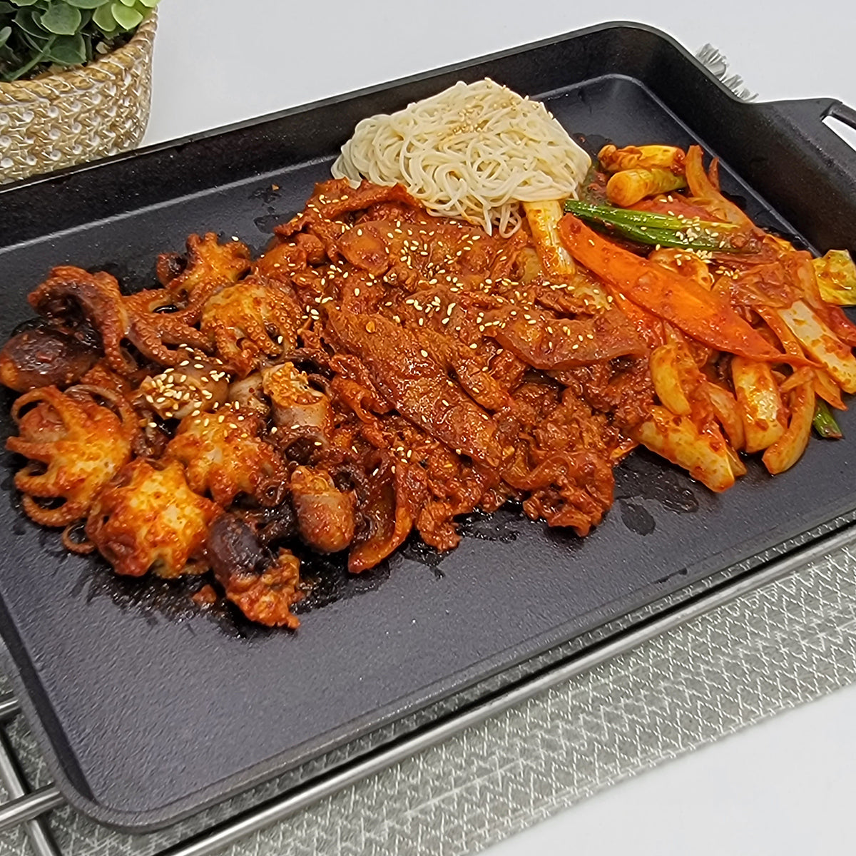Jjukkumi samgyeopsal (Korean spicy baby octopus and pork belly) – 1.5 lb served and plated | Banchan365