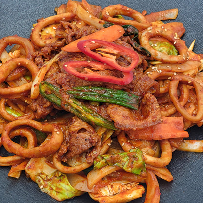Ojingeo samgyeopsal-bokkeum (Korean stir-fried squid and pork belly) – 1.5 lb – detail view (image 5) | Banchan365